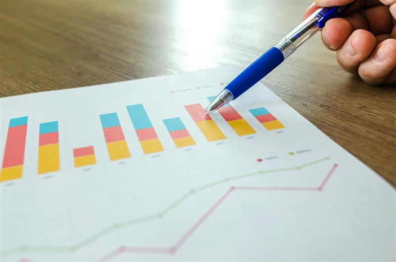 How to Track KPI Metrics for Manufacturing Plant Managers